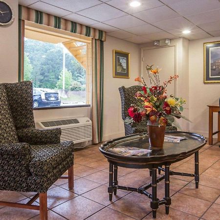 Econo Lodge Inn & Suites At Fort Moore Columbus Extérieur photo