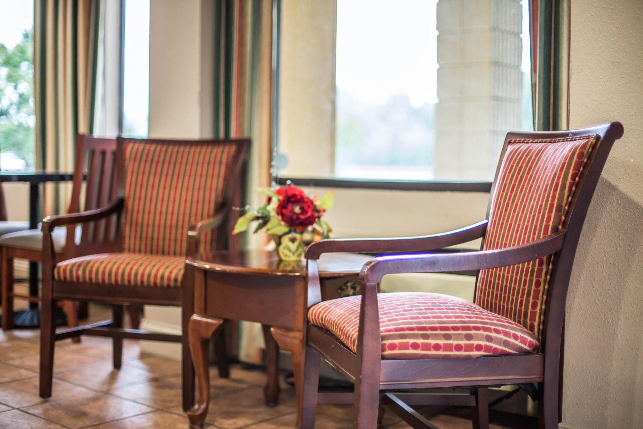 Econo Lodge Inn & Suites At Fort Moore Columbus Extérieur photo
