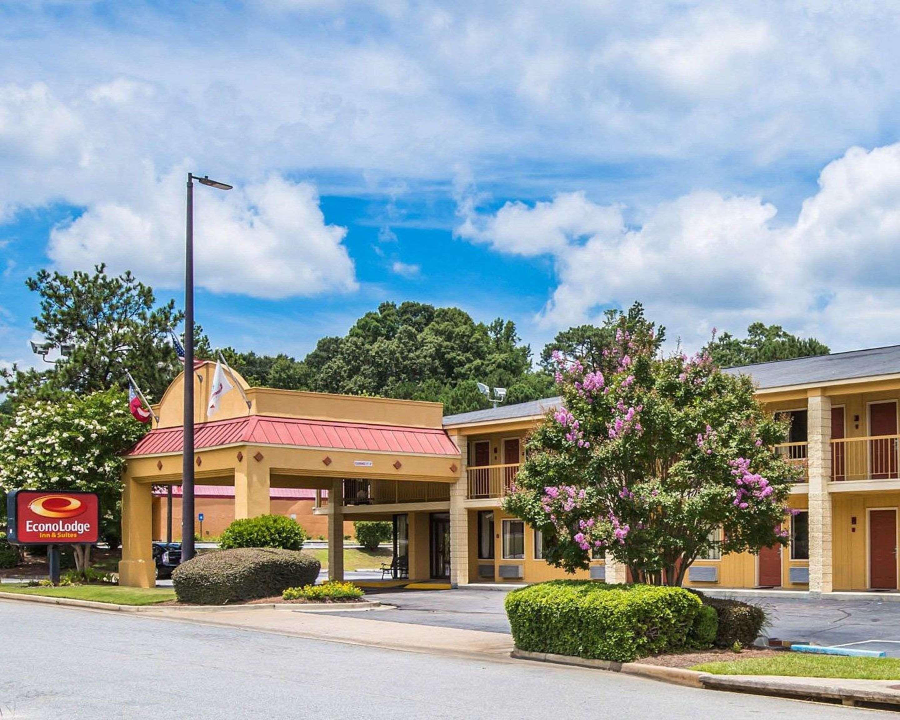 Econo Lodge Inn & Suites At Fort Moore Columbus Extérieur photo