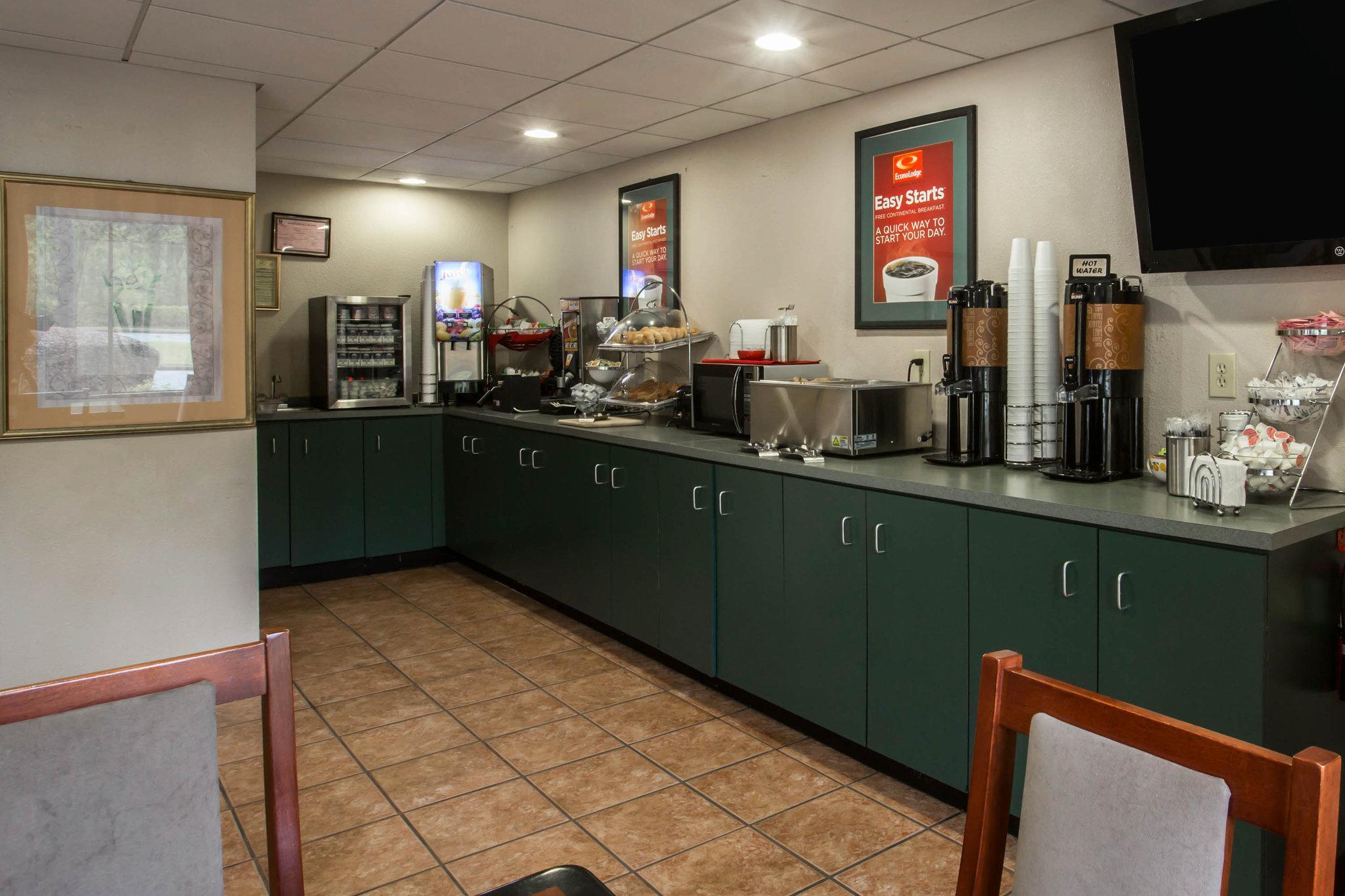 Econo Lodge Inn & Suites At Fort Moore Columbus Extérieur photo