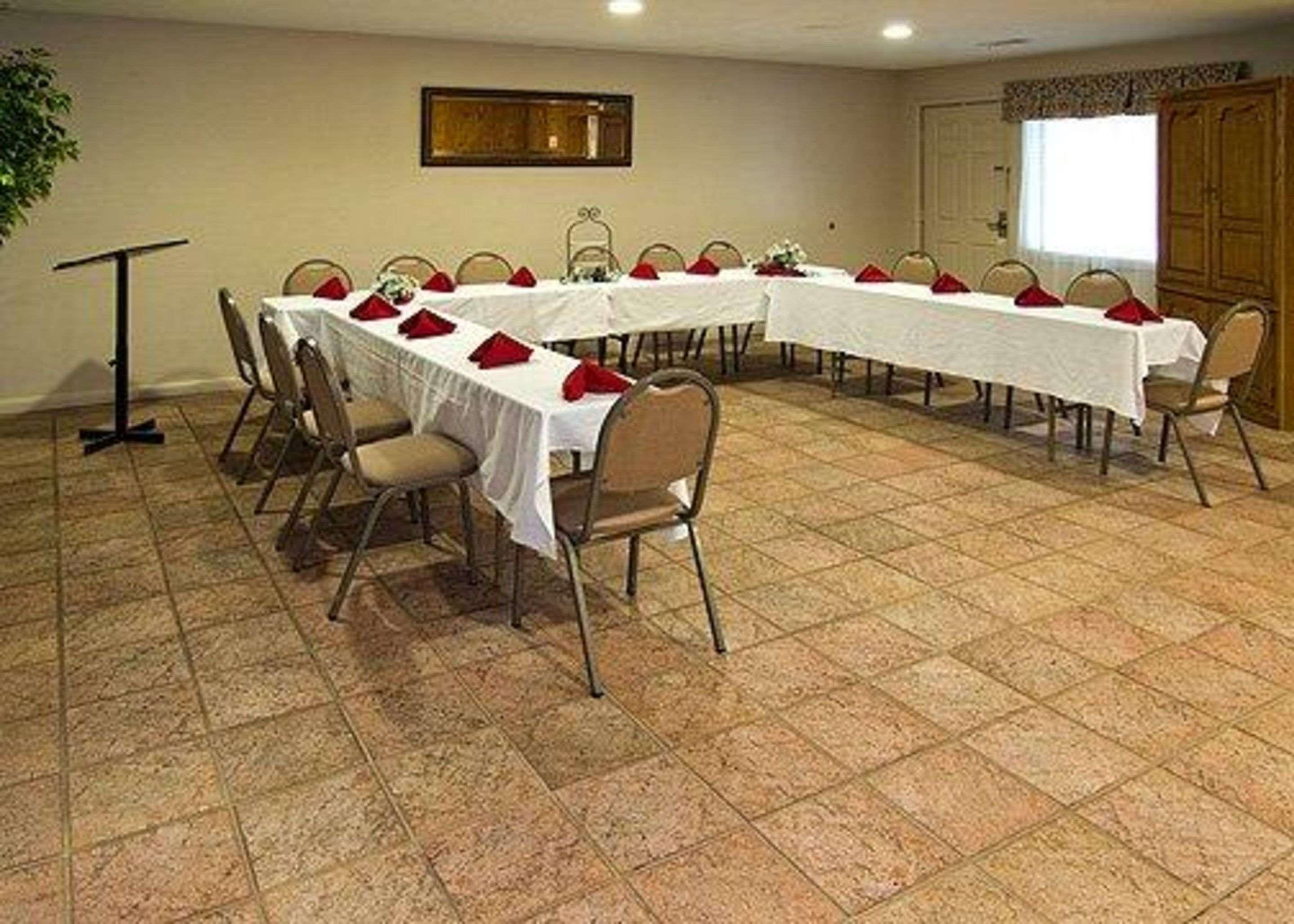 Econo Lodge Inn & Suites At Fort Moore Columbus Extérieur photo